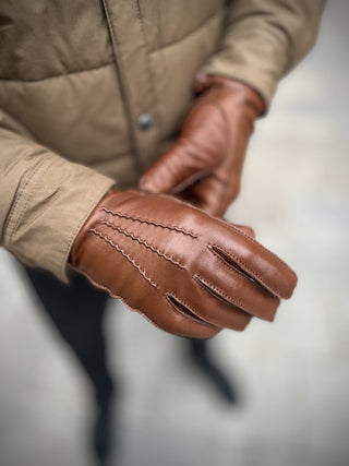Miikka Lammas | Villa | Saddle Brown
