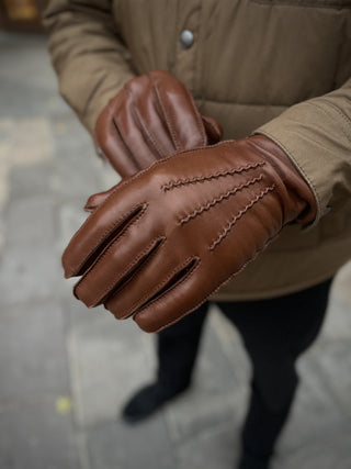 Miikka Lammas | Villa | Saddle Brown
