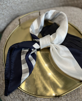 FESTA Silkkihuivi | 90x90 | Navy