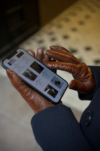 Women's touch screen gloves