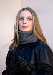 Katso tuubihuivit ja kaulurit