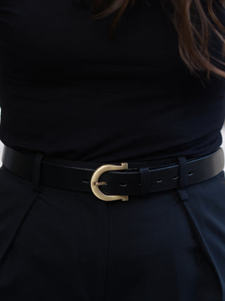 RENATA Nahkavyö | Kasviparkittu Nauta | Black/Gold