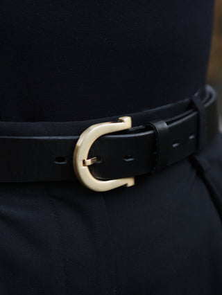 RENATA Nahkavyö | Kasviparkittu Nauta | Black/Gold