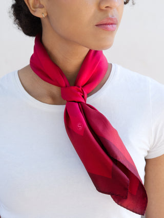 COLUMBA Silkkihuivi | 70 x 70 cm | Red