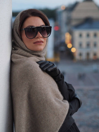 Stella Lammas | Villa | Black