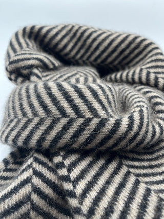 VEGA Huivi | Merino-Possum | Black / Oyster
