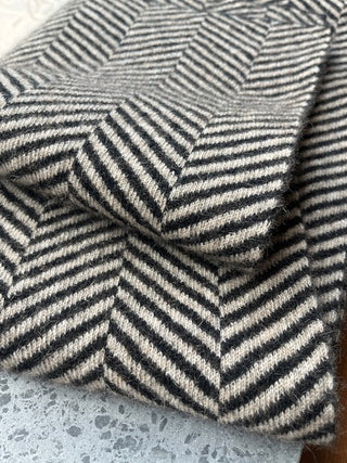 VEGA Huivi | Merino-Possum | Black / Oyster