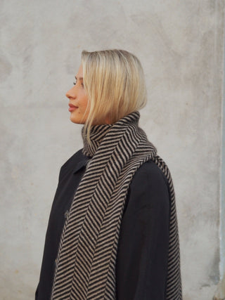 VEGA Huivi | Merino-Possum | Black / Oyster
