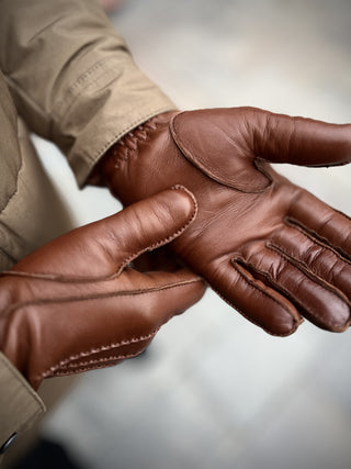 Miikka Lammas | Villa | Saddle Brown