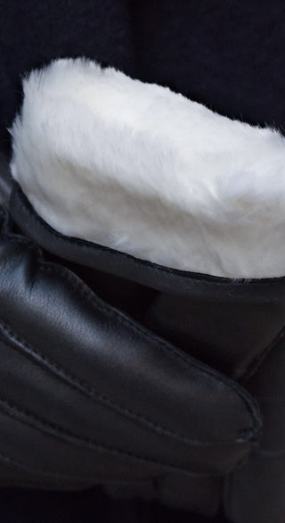 AUGUST Lammas | Kanin Turkis | Black