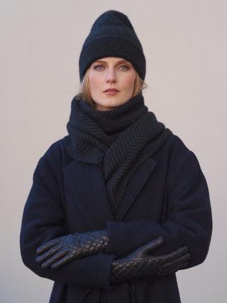 VEGA Huivi | Merino-Possum | Black / Charcoal