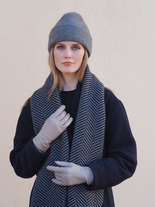VEGA Huivi | Merino-Possum | Black / Shale grey