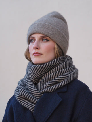 VEGA Huivi | Merino-Possum | Black / Oyster