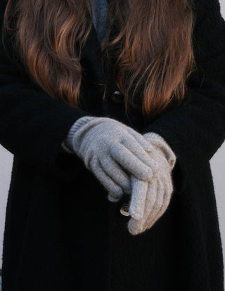 HILLA | Sormikkaat | Merino-Possum | Oyster