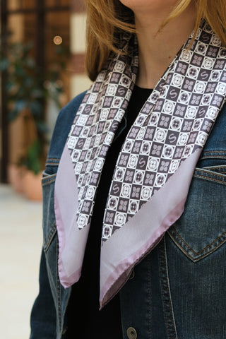 MISTICO Silkkihuivi | 70x70 | Misty Lilac