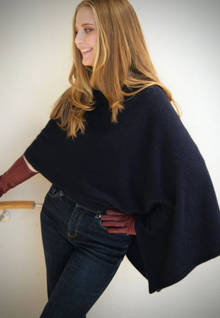VUONO Schal Poncho | Merino-Possum | Maritim