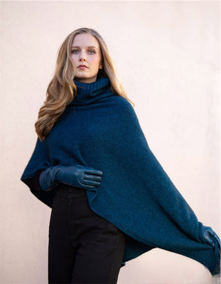 Vuono Huiviponcho | Merino-Possum | Petrol