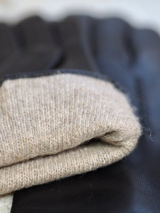 JOEL | Short Finger | Hairsheep | Cashmere | Black